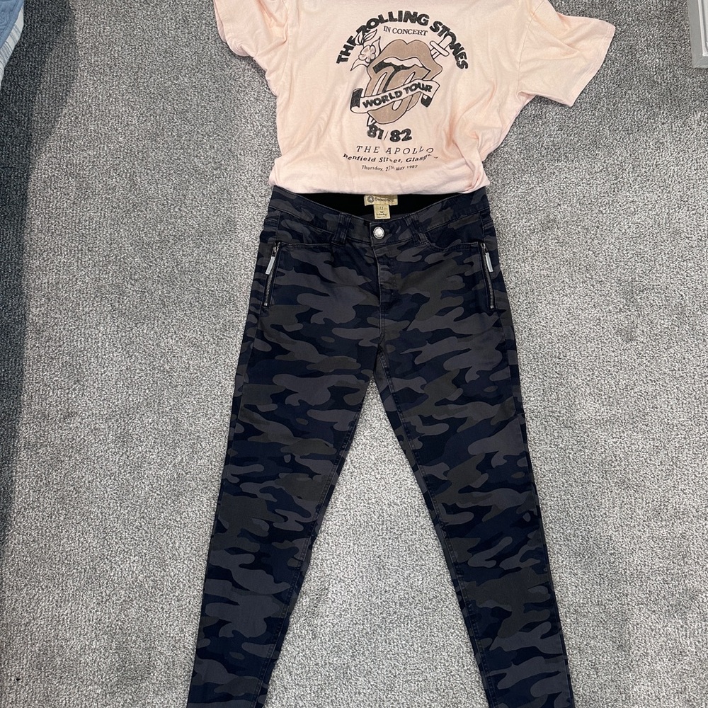 Democracy Gray Camo Skinny Jeans